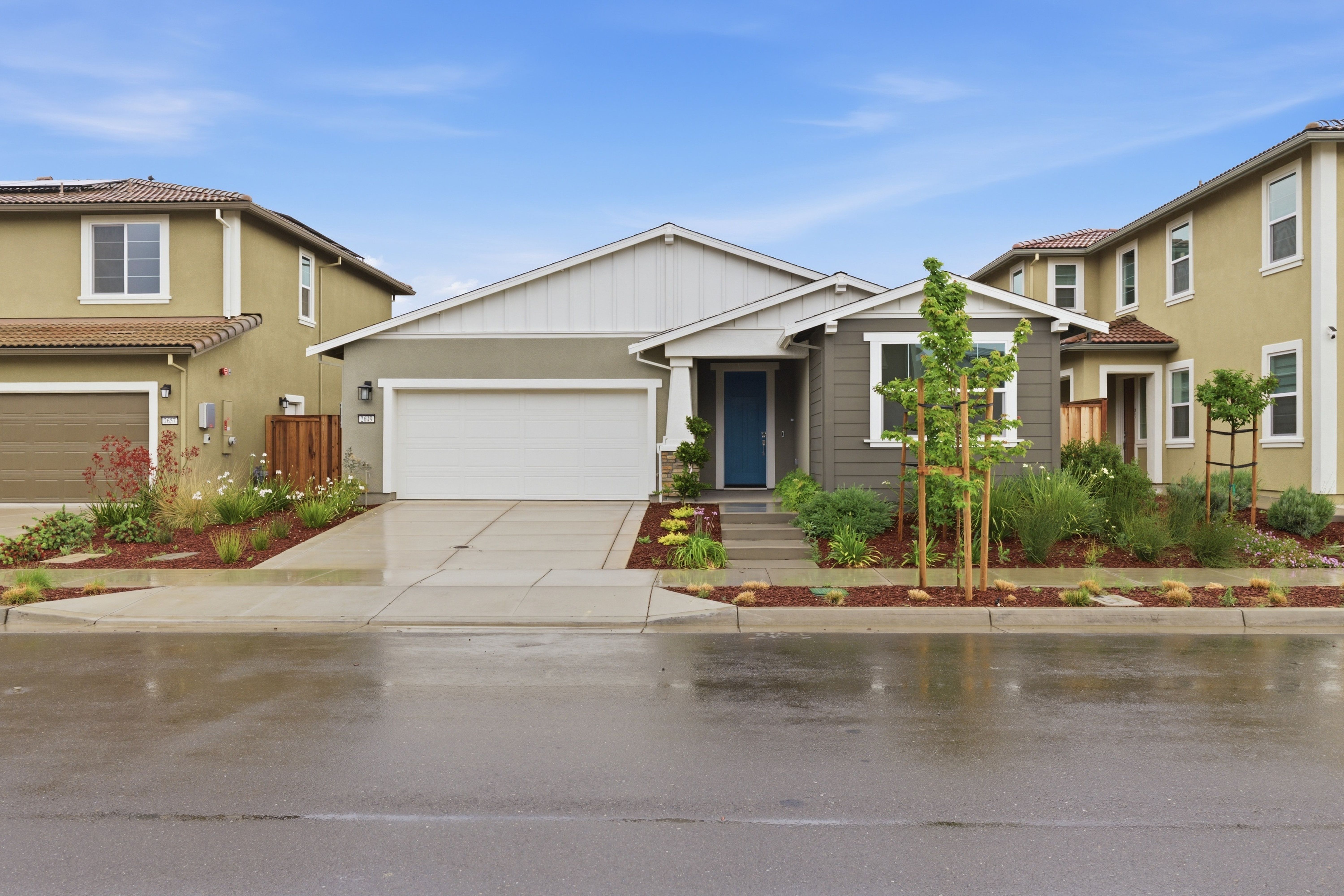 2649 Dashwood Street (Residence 1)