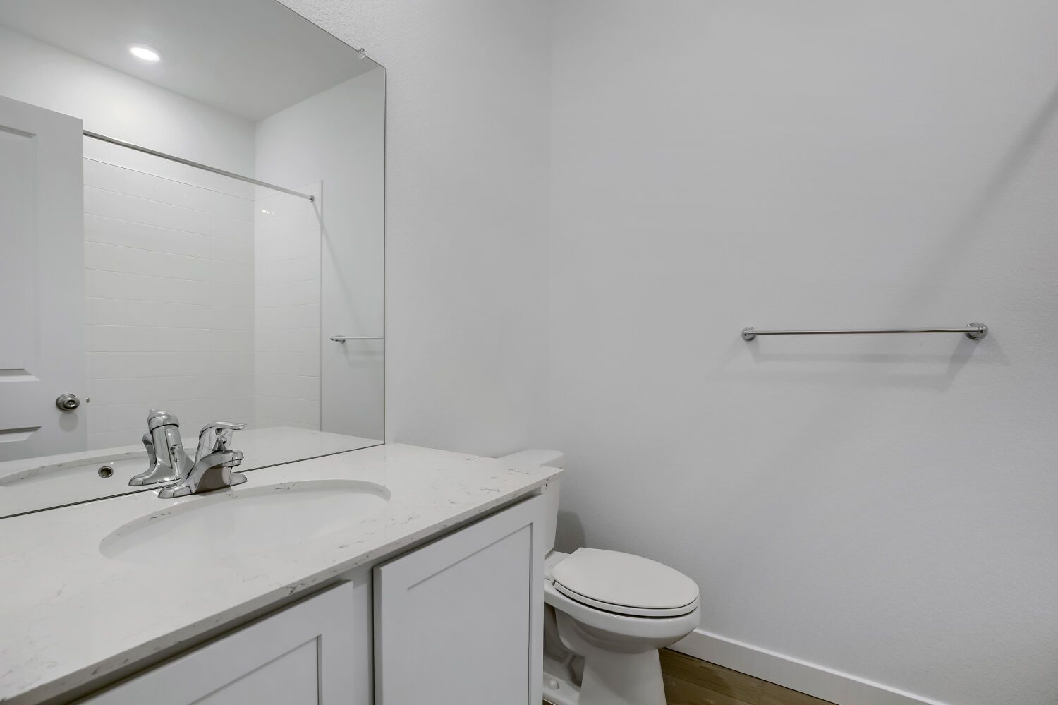 1758 Drumming Dr Secondary Bathroom