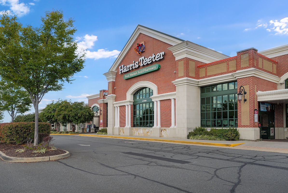 Ashburn The Village Center 4of7