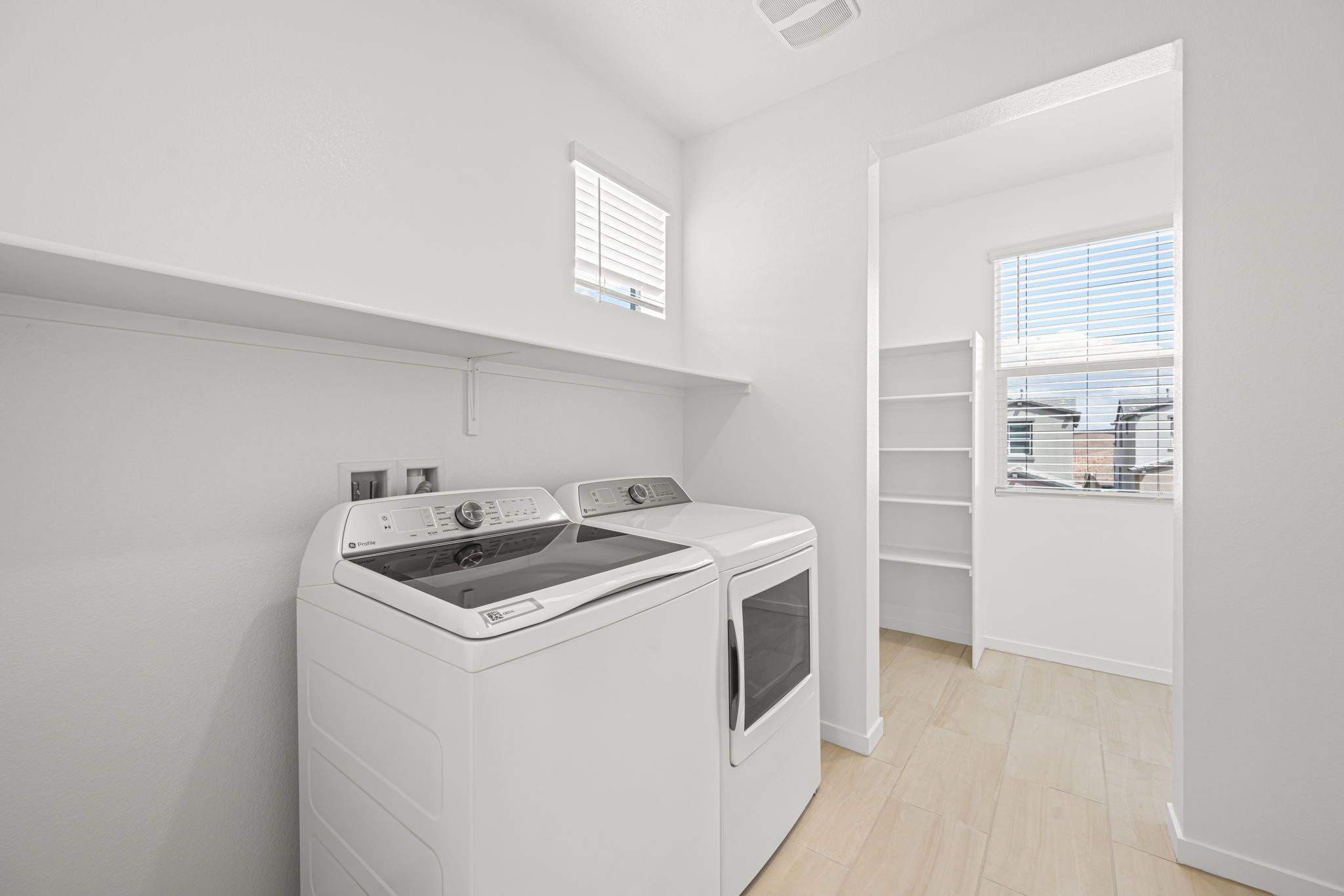 16 web or mls Lennar  1509 CAPRI CASCADES CT 16