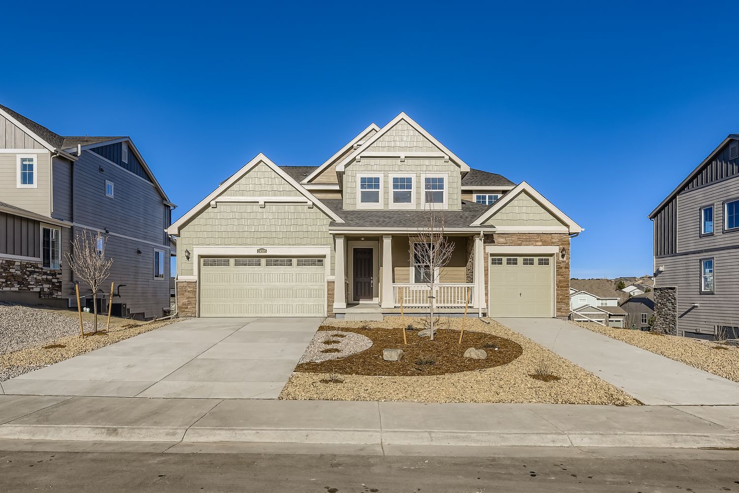 Guilford Estates at Whispering Pines - The Grand Collection por Lennar en Denver Colorado