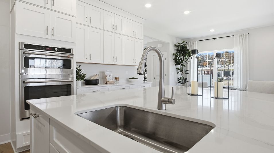 Signature Hopewell Parc EI Kitchen Quartz Countertops F1