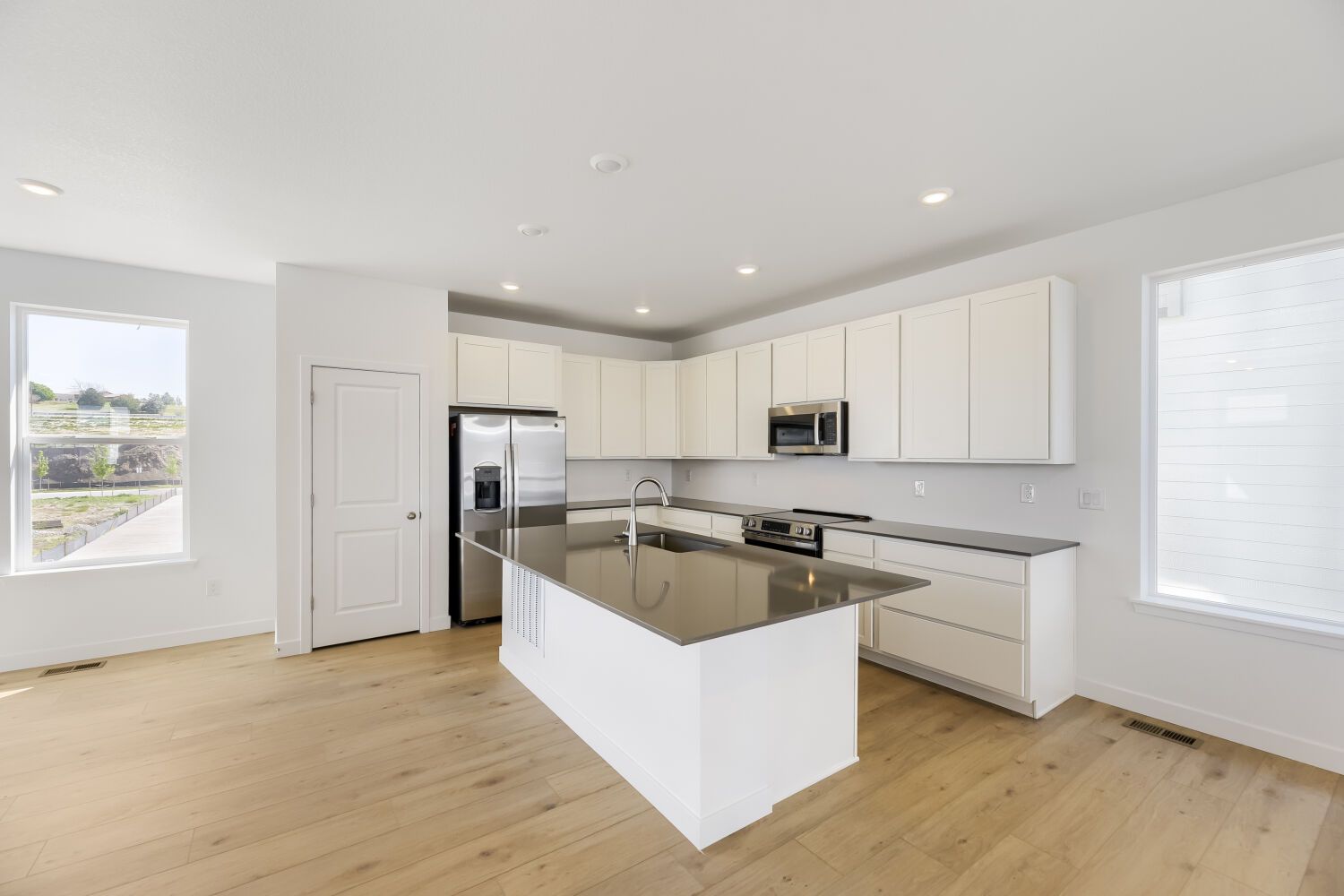 16793 E Kettle Ave   Web Quality   005   05 Kitchen