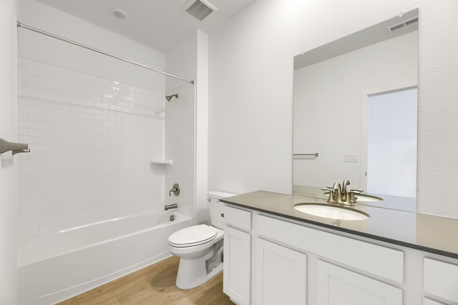 16793 E Kettle Ave   Web Quality   011   11 Bathroom