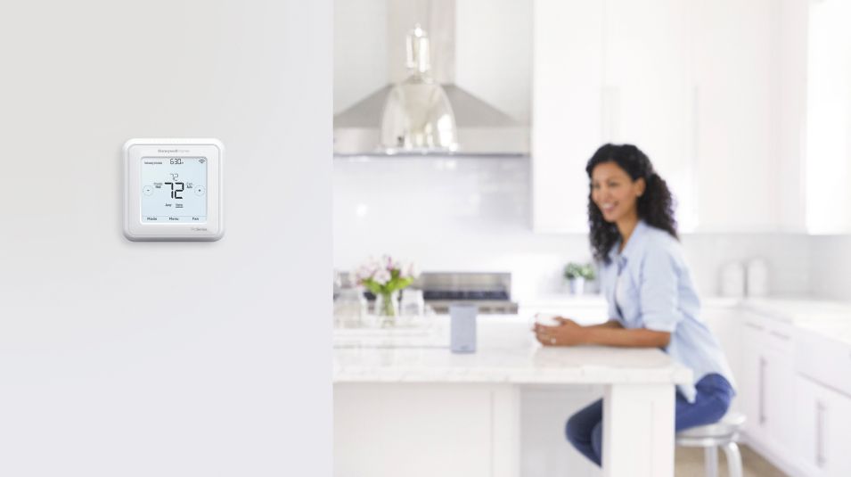 N Pic EI Honeywell T6 Z Wave Kitchen Lifestyle Stock