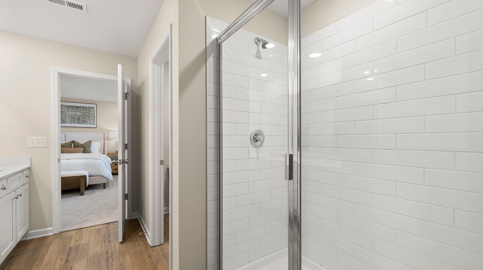 Peeksville Landing EI Owners Bath
