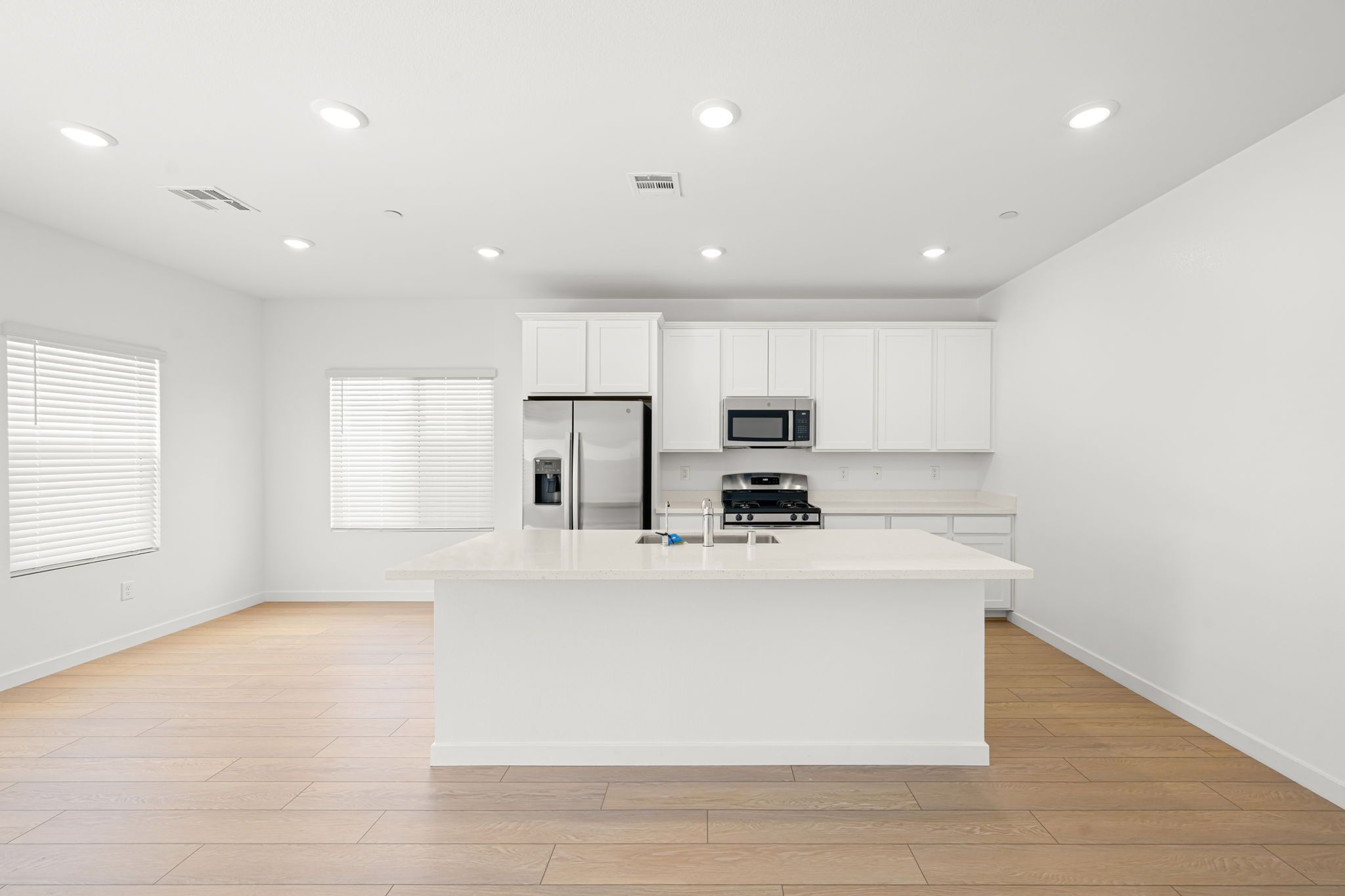 6 web or mls Lennar  3387 DANCING WATERS ST  6