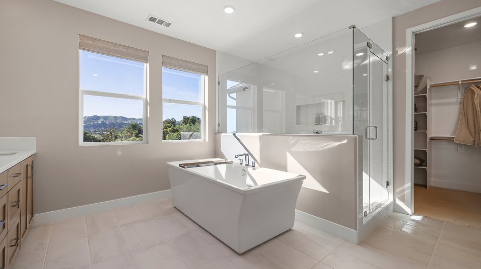 Laurel Harvest Limoneira Res1 Owners Bath 1of4 F2
