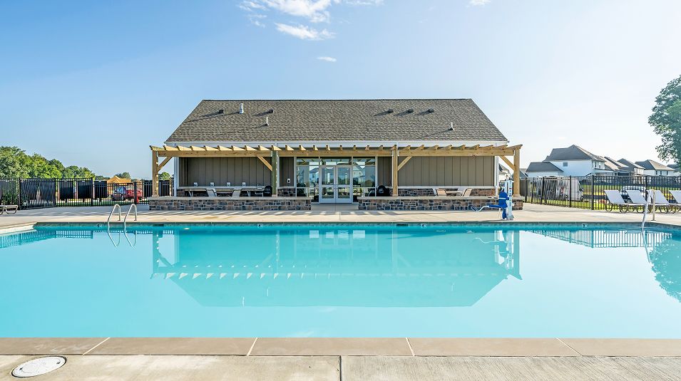The Oaks Amenity Pool 10of15