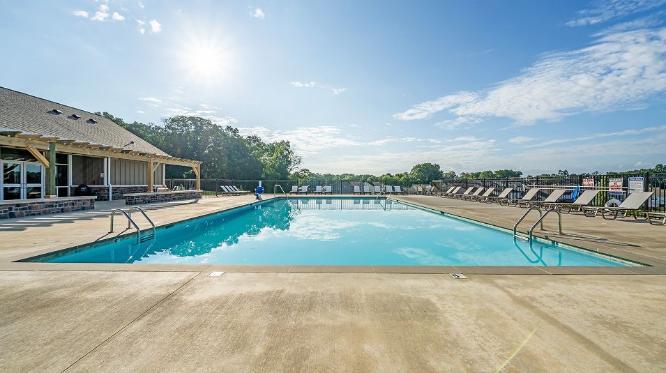 The Oaks Amenity Pool 12of15