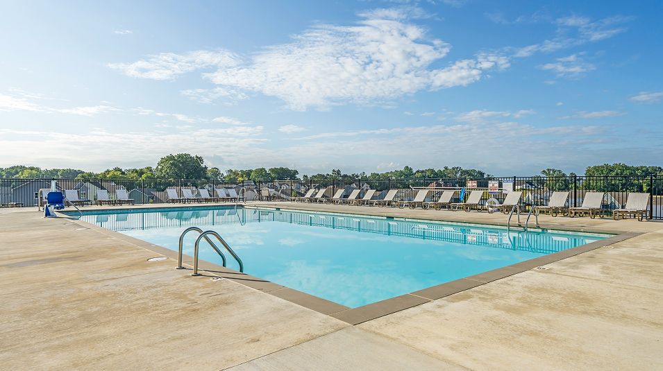 The Oaks Amenity Pool 13of15