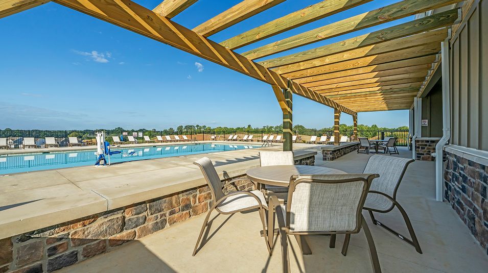 The Oaks Amenity Pool 7of15