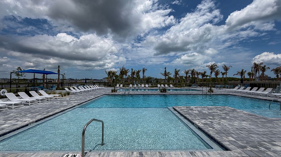 Seagrove Amenity Pool 4of4