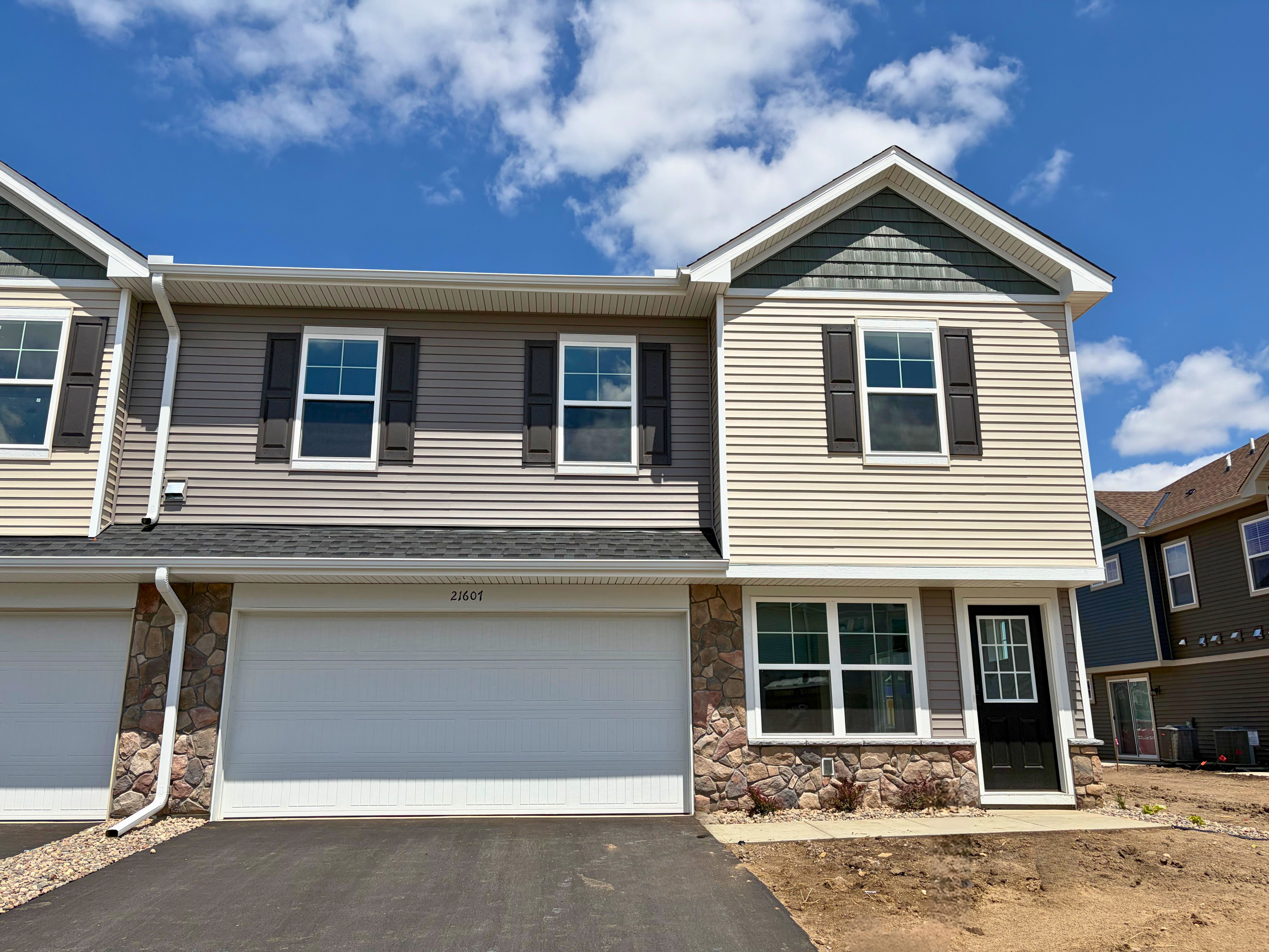 Vermillion Commons - Colonial Manor Collection - Farmington, MN