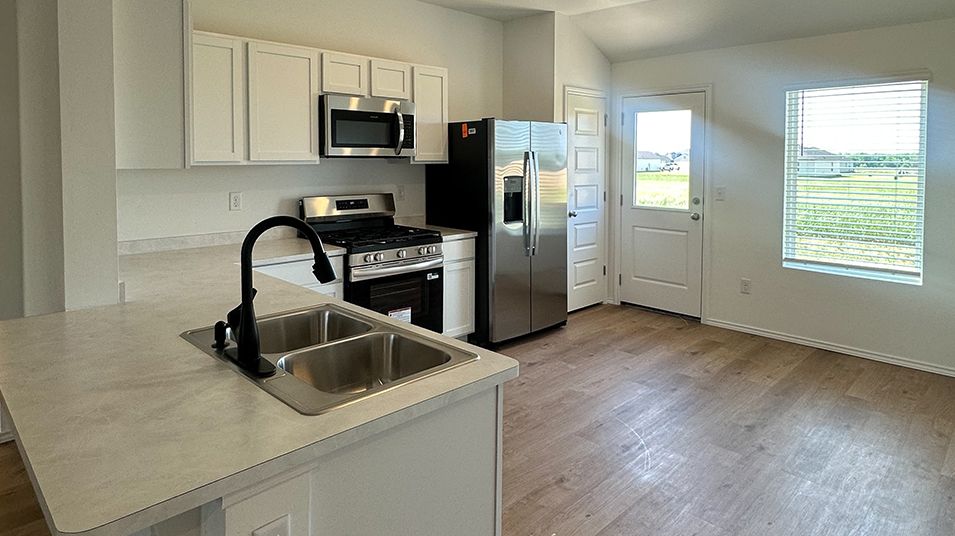 Shawnee Meadows 40931 Alpine Meadow Drive Kitchen