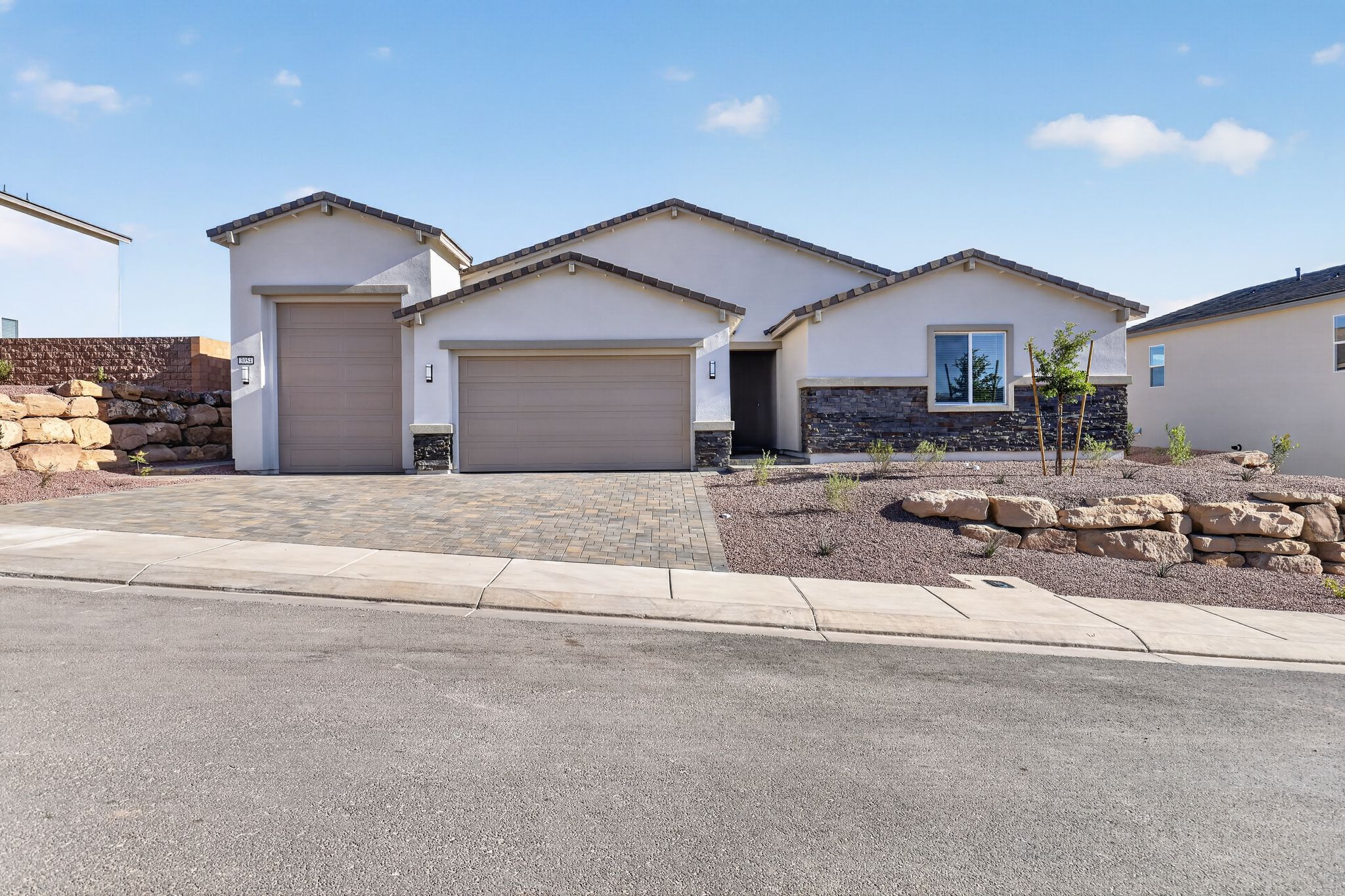 01 3054 W Orco Ln St George UT 84770 Exterior  I0 A3324
