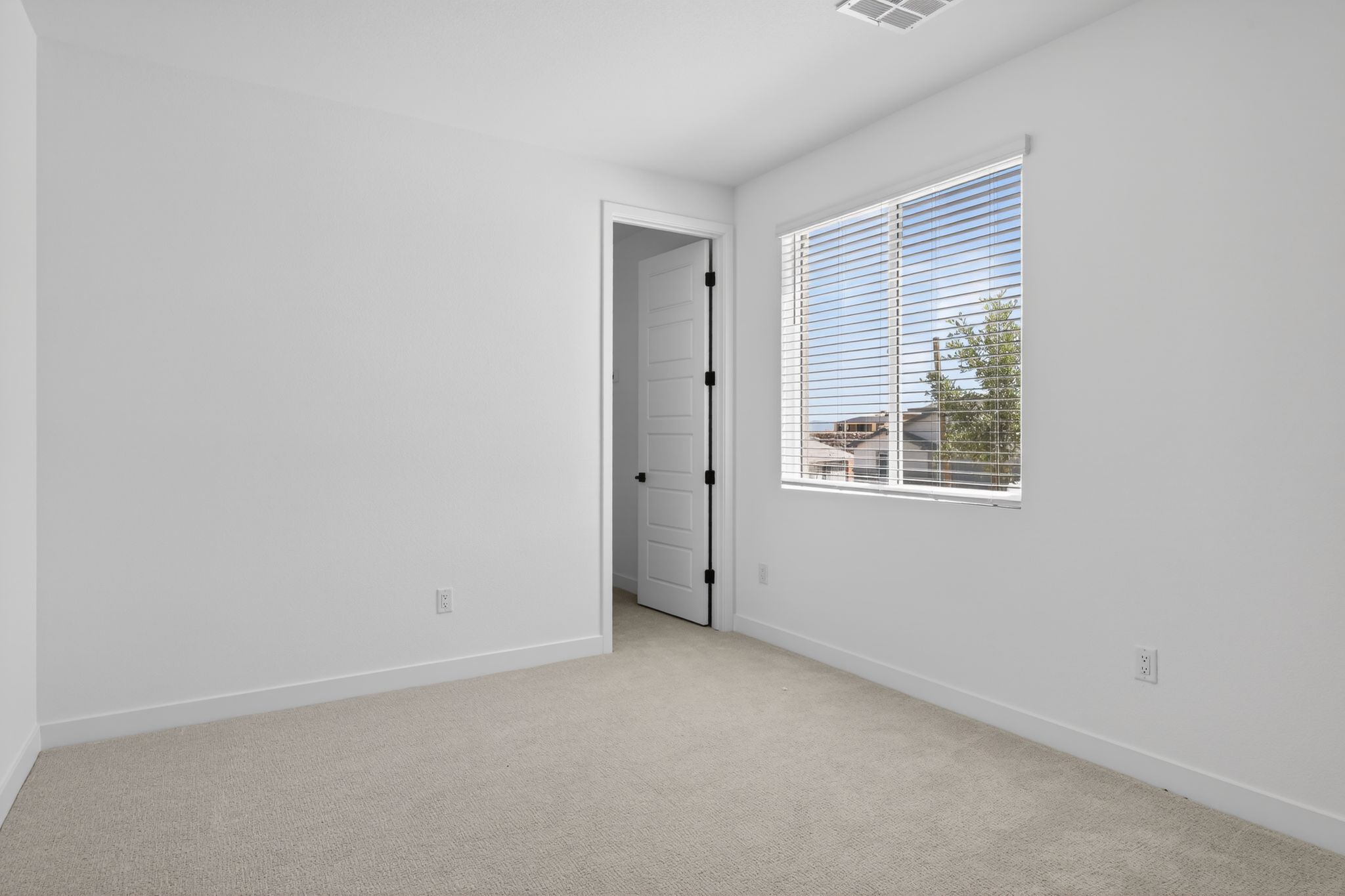 10 3054 W Orco Ln St George UT 84770 Living room  I0 A3512