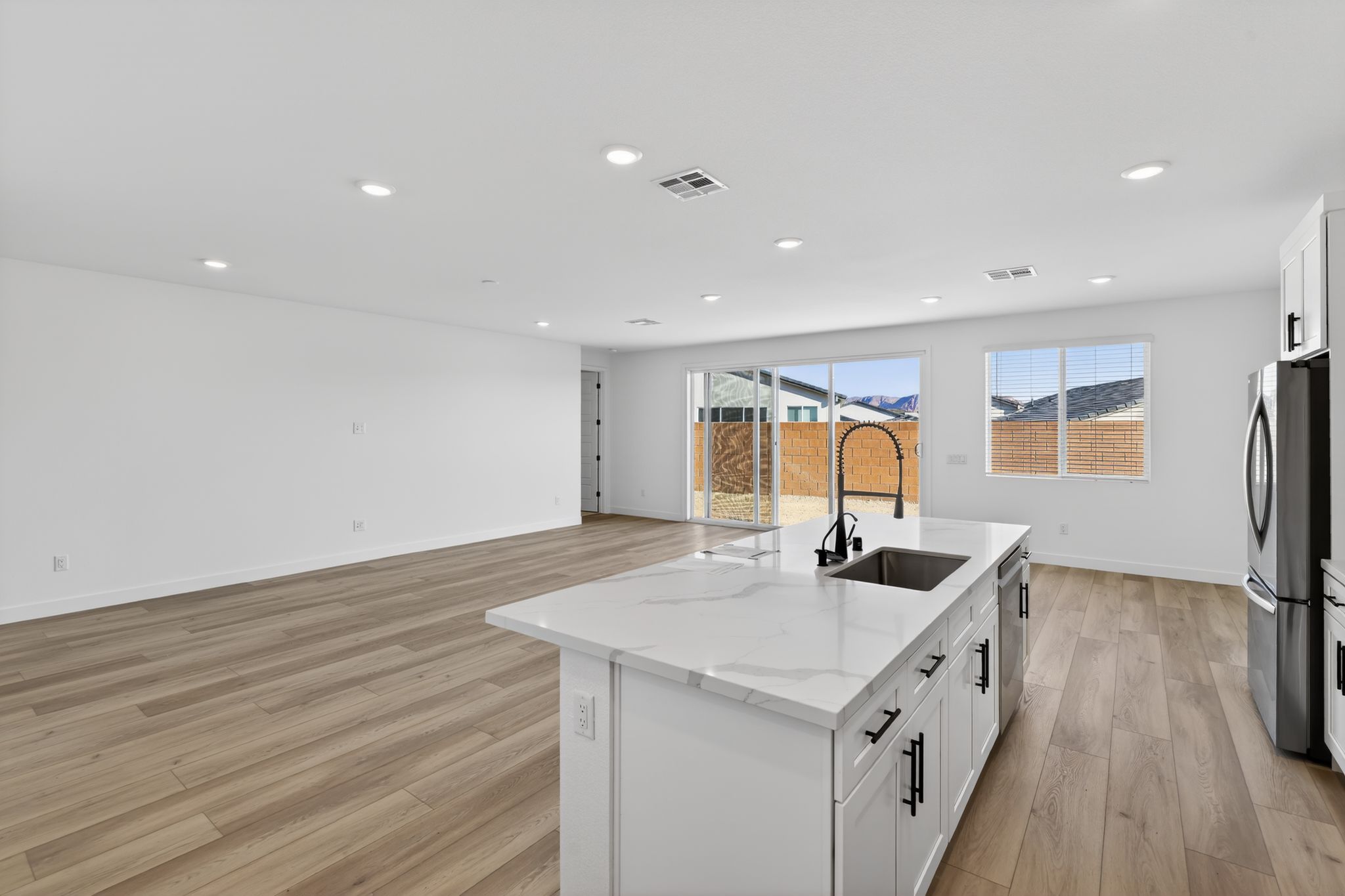 17 3054 W Orco Ln St George UT 84770 Kitchen  I0 A3294