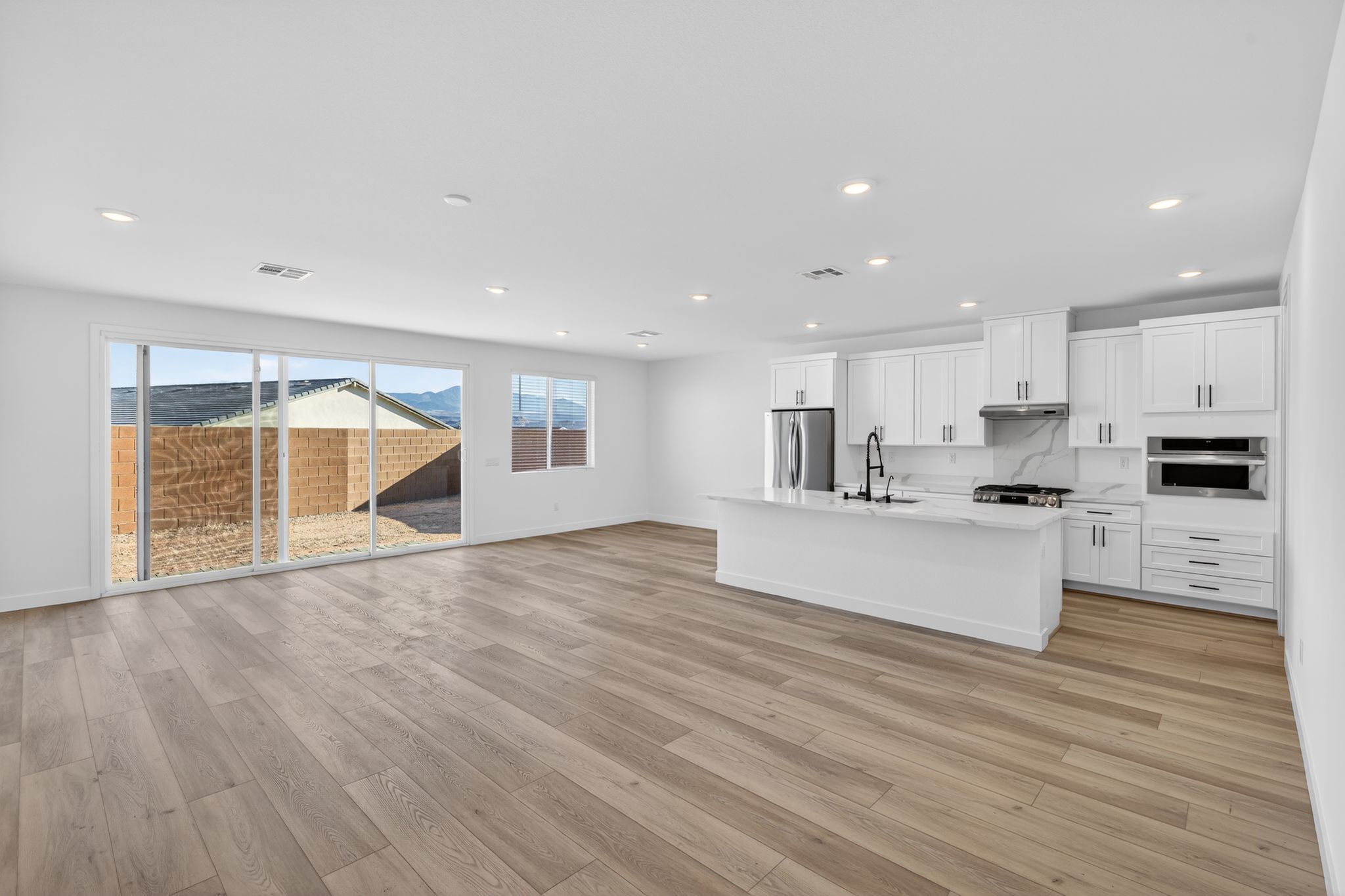 18 3054 W Orco Ln St George UT 84770 Kitchen  I0 A3290