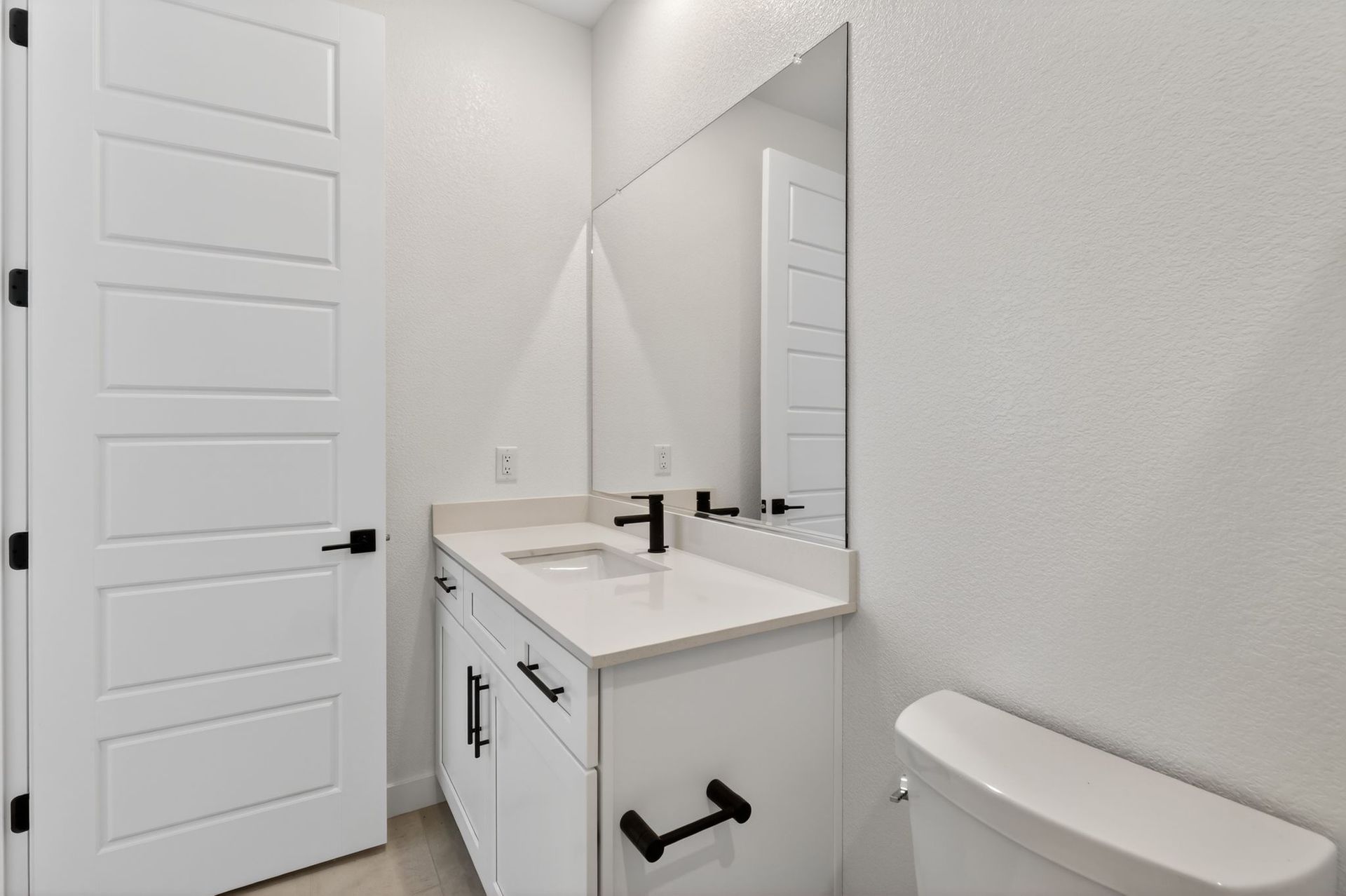 23 3054 W Orco Ln St George UT 84770 Bathroom  I0 A3494