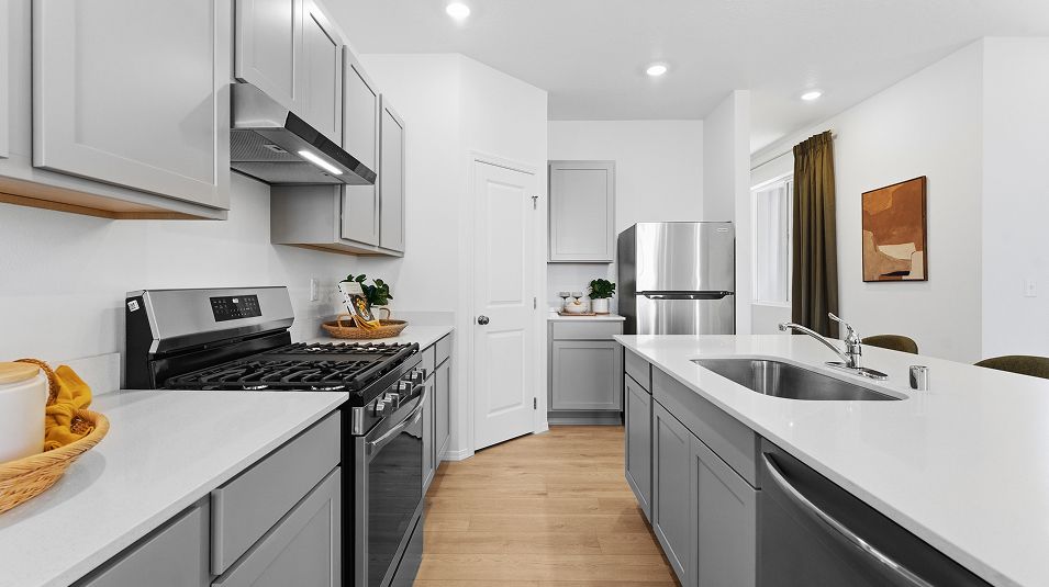 2213 Hazelwood Kitchen 1of2 F1 Base4