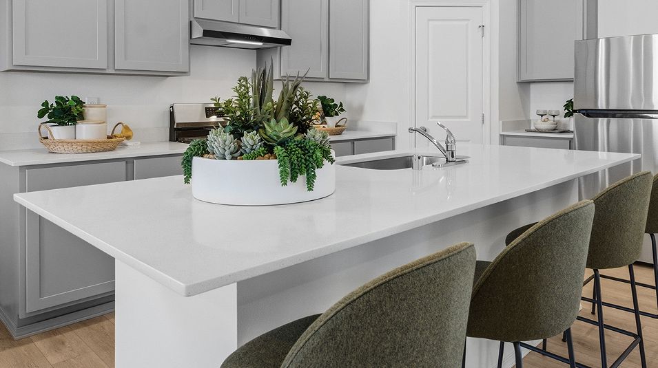 2213 Hazelwood Kitchen 1of2 F1 Base4