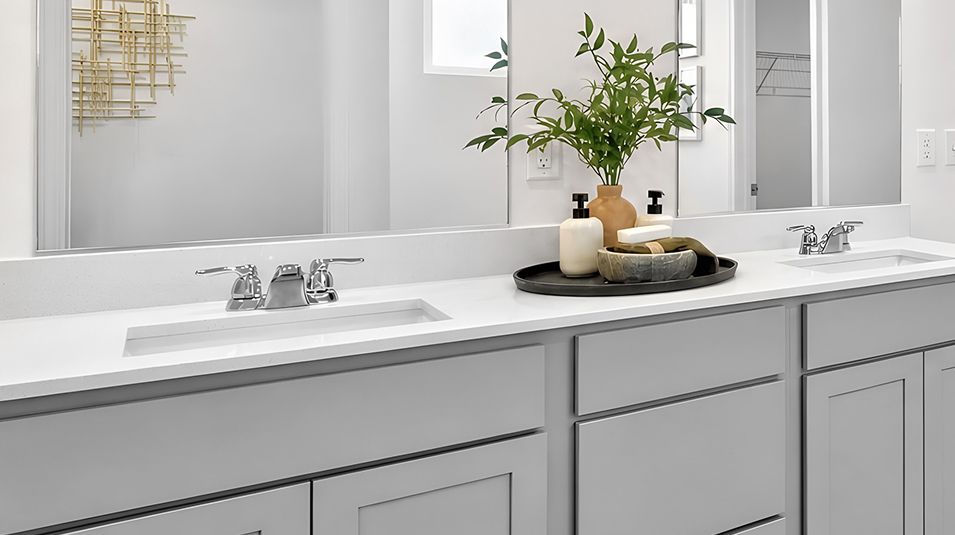 2213 Hazelwood Owners Bath 2of2 F2 Base4