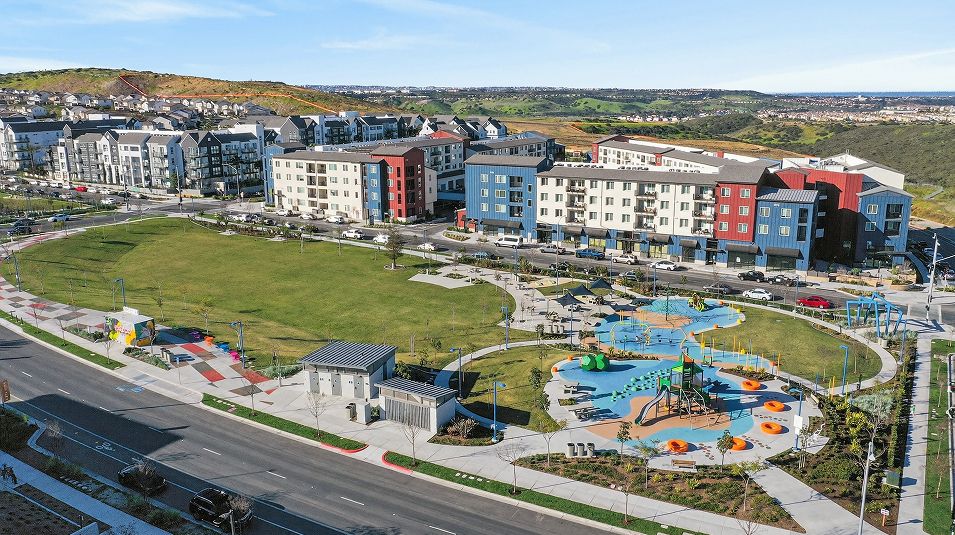 Cota Vera Aerial Amenity Central Square Park 2of3