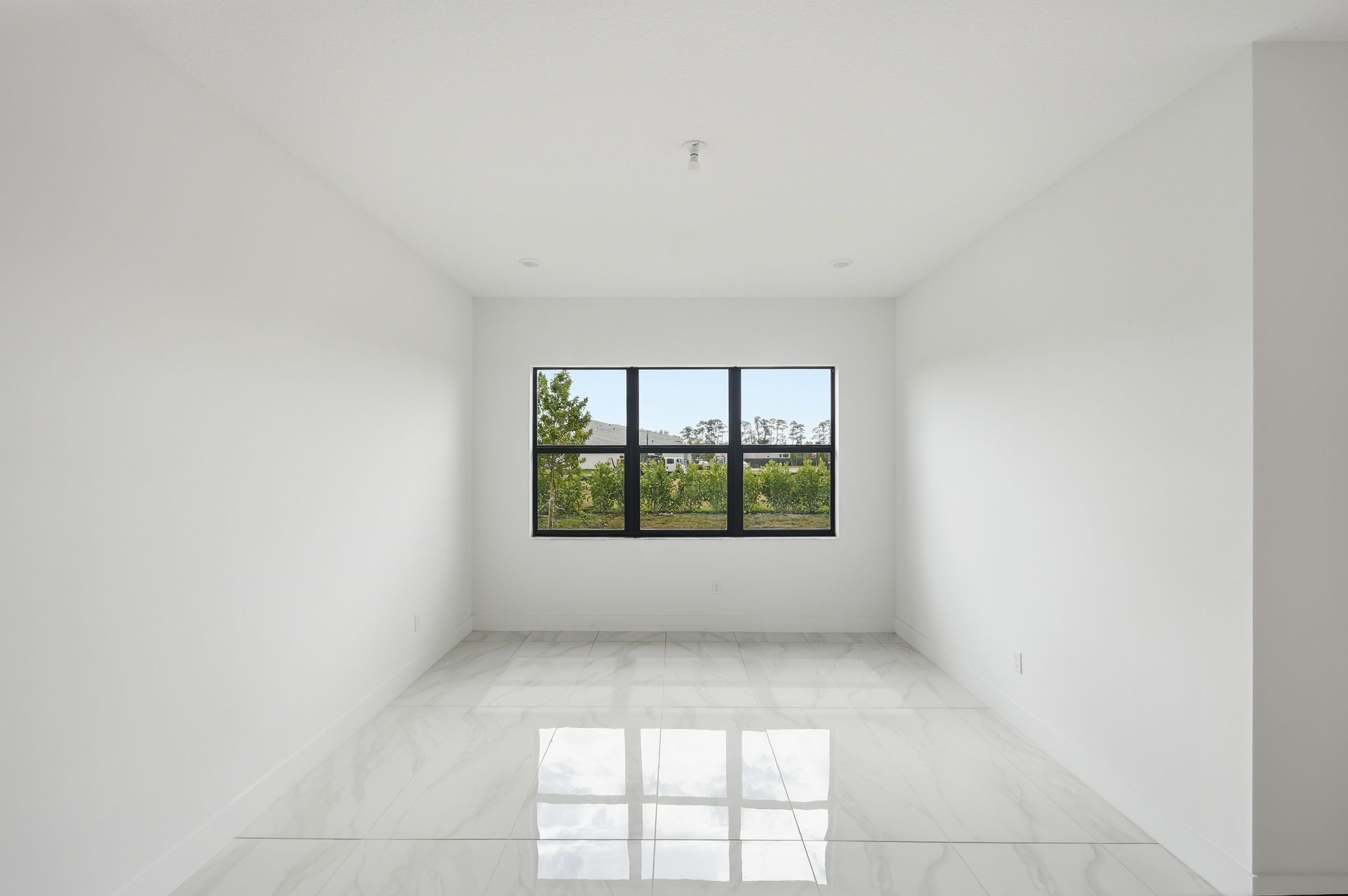 Whitmore Estates Versailles QMI H S123 Dining Room F1