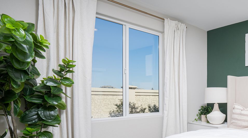 Breezes Westlake Res3308 NG Bed F1