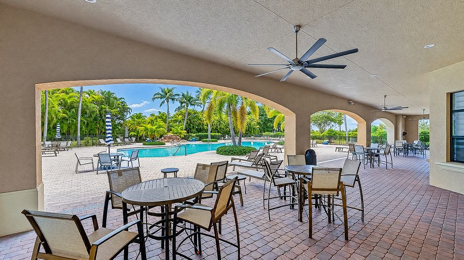 Valencia Golf Country Club Amenity Clubhouse 2of4