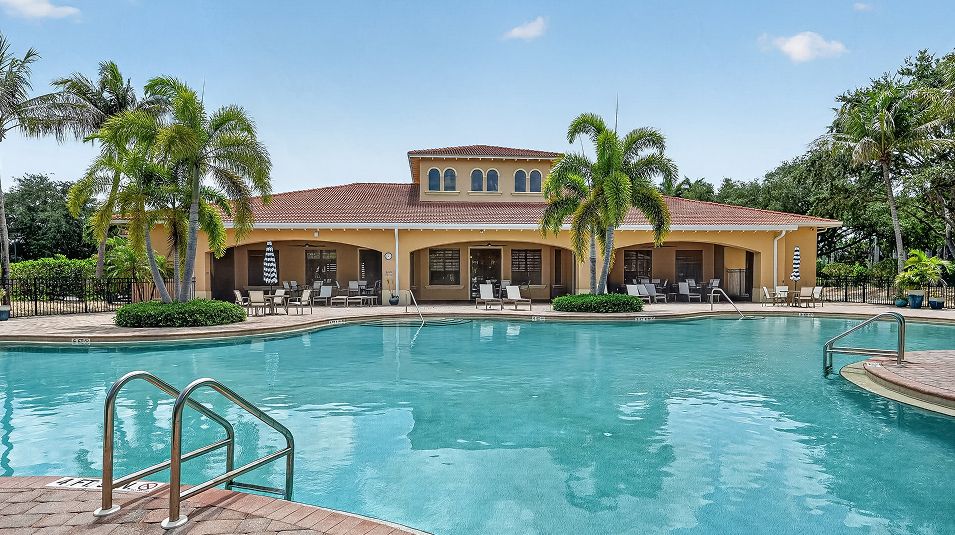 Valencia Golf Country Club Amenity Pool 1of5