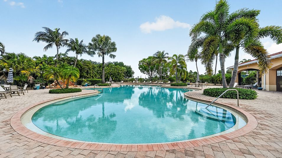Valencia Golf Country Club Amenity Pool 2of5