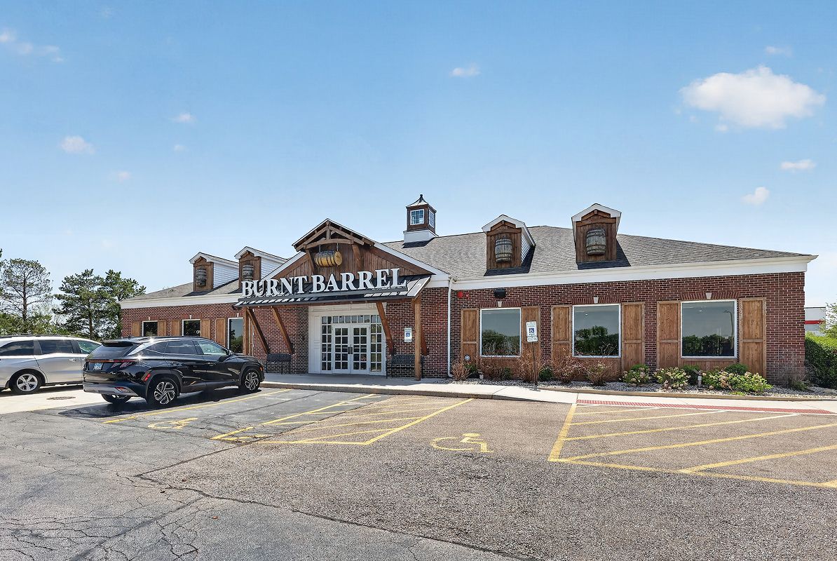Sugar Grove Dining Burnt Barrel Social