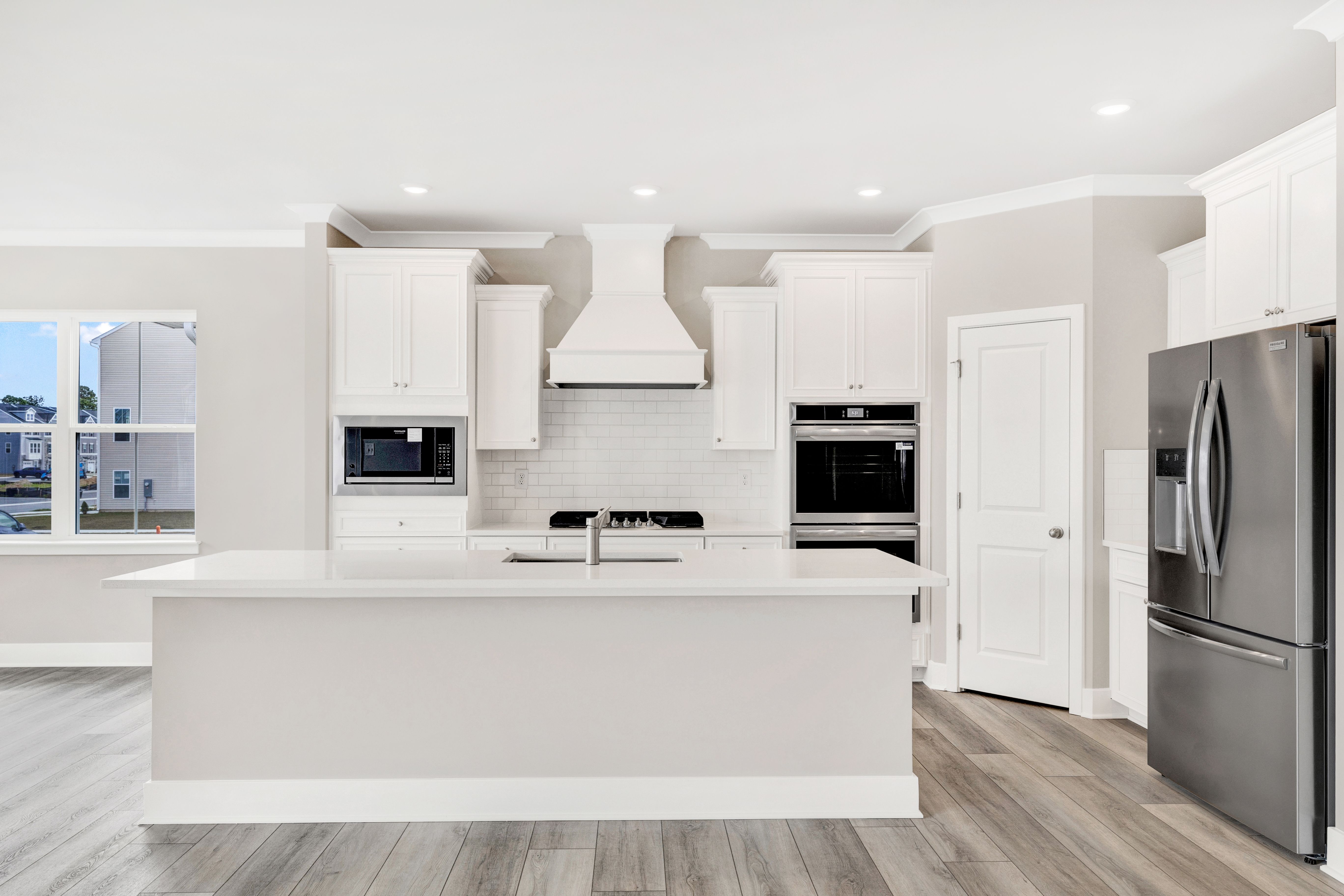 Plantation Lakes Dover Kitchen 3of3