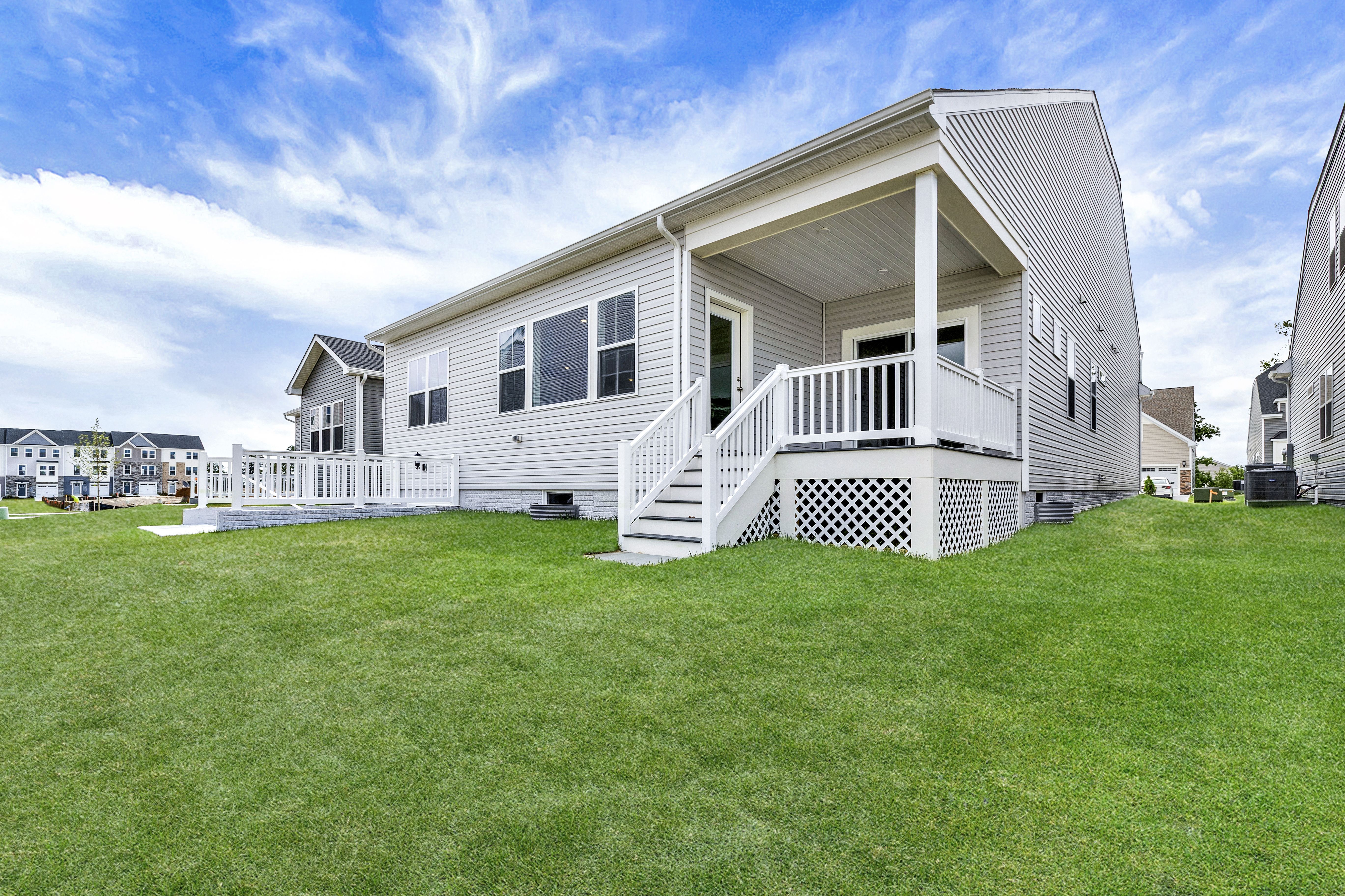 Plantation Lakes Dover Exterior Back 1of2