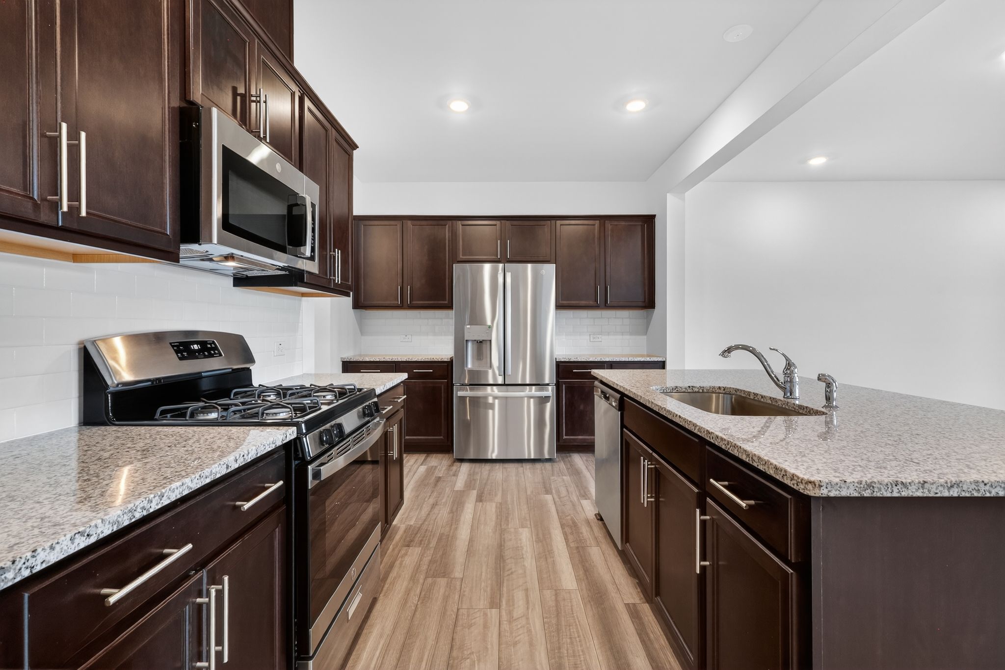 21 1119 Barred Owl Trl Kitchen  202