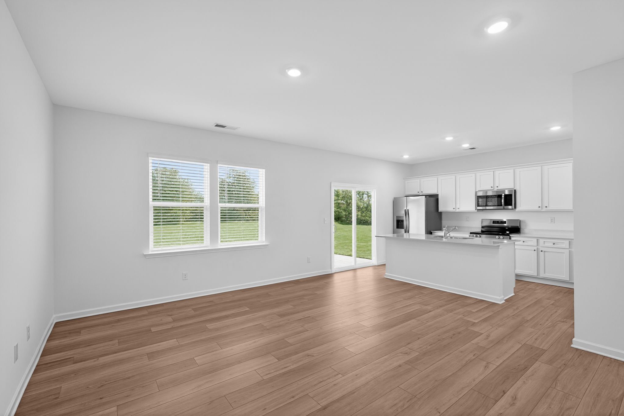 Crossvine Village Coleman 6