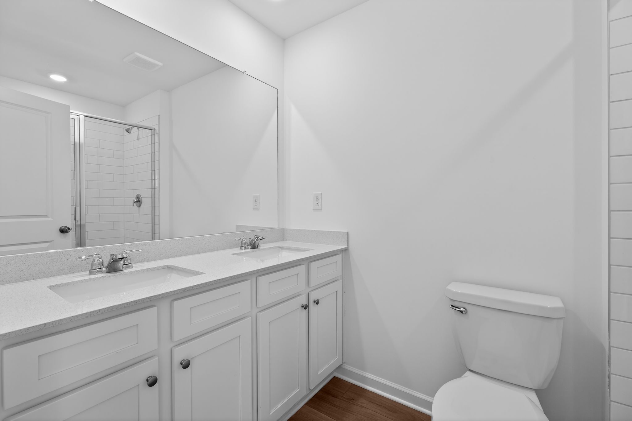 Crossvine Village Coleman 24