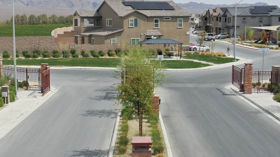 Sunstone Amenities Gate