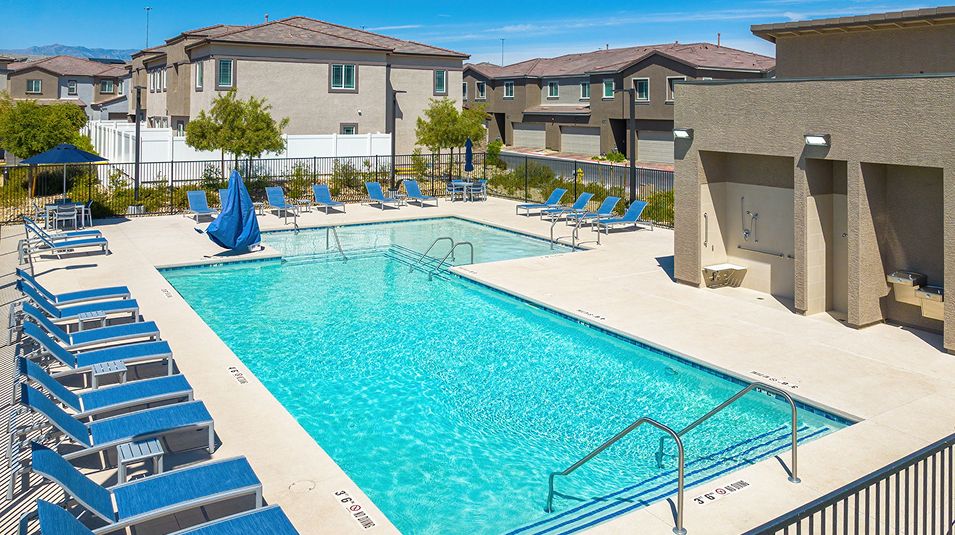 Axel Sunstone Aerial Pool 1of8
