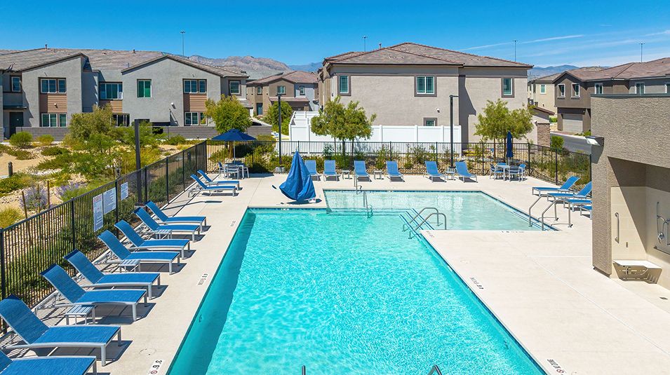 Axel Sunstone Aerial Pool 2of8