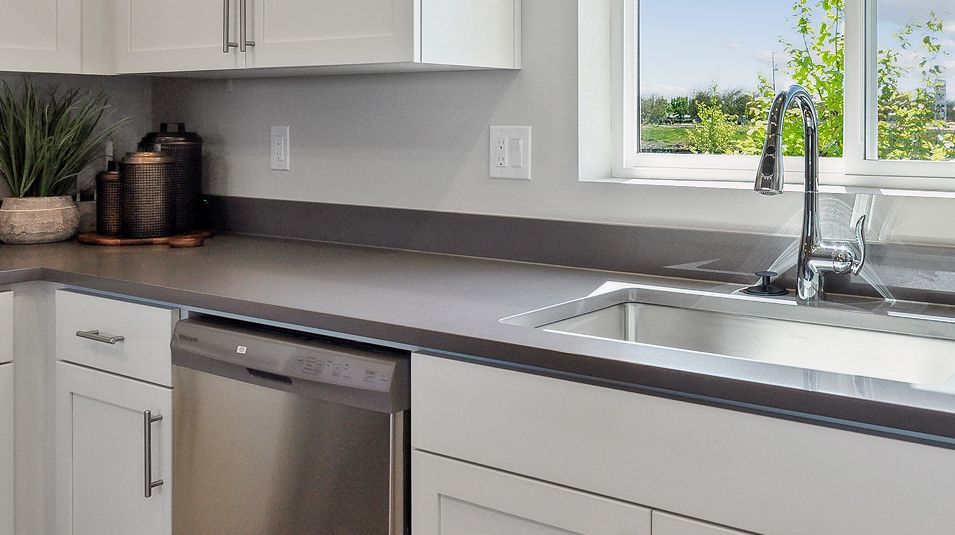 Smith Creek Season EI Kitchen Quartz Countertops F1