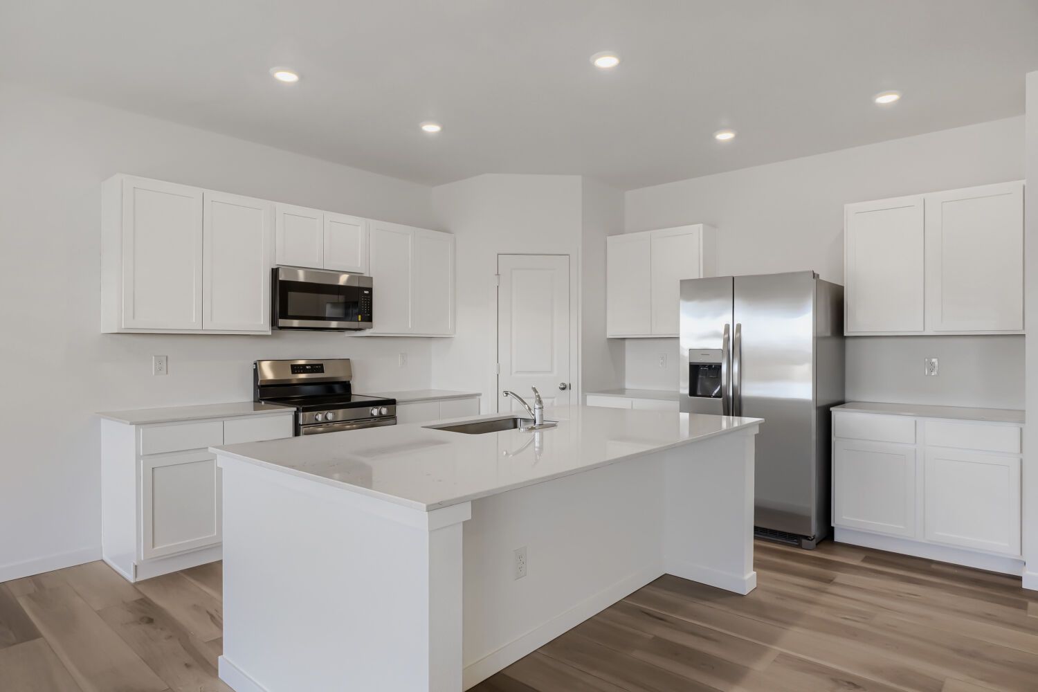45931 Mill Ave Kitchen