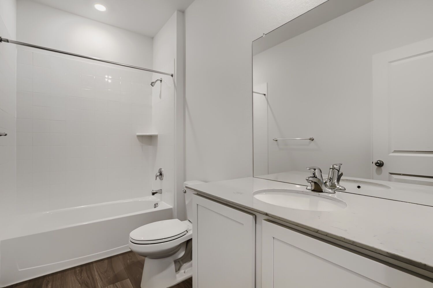 45931 Mill Ave Secondary Bathroom