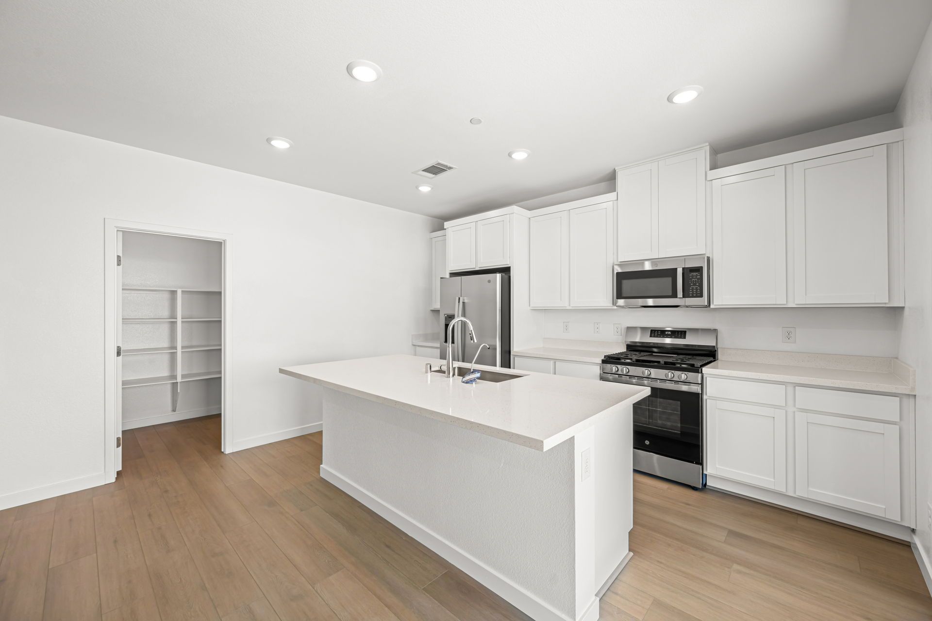 Lennar Piazza1518 Capri Cascades Court8