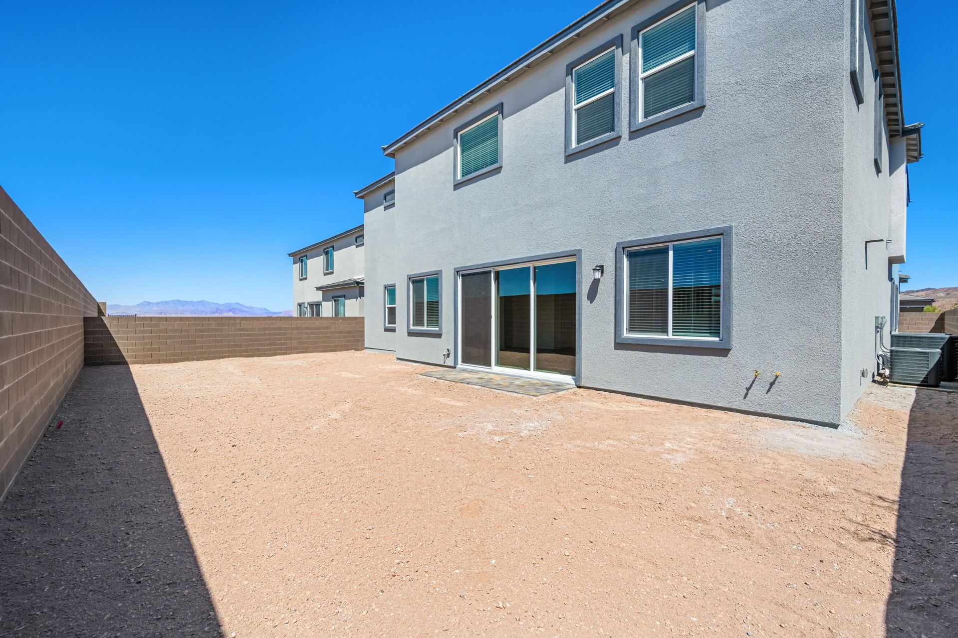 Lennar Piazza1597piazzaparadisolane48