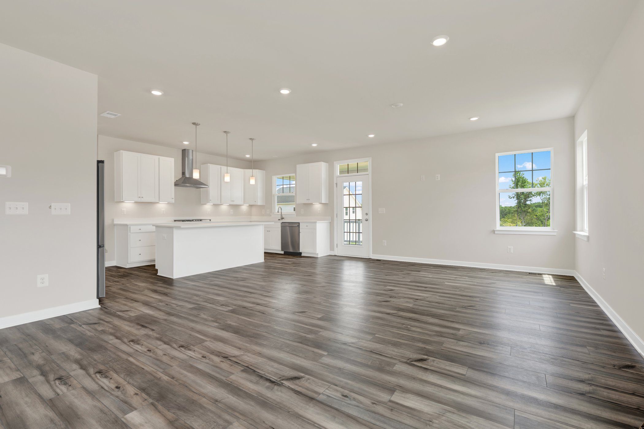 15931 Vermillion Lane