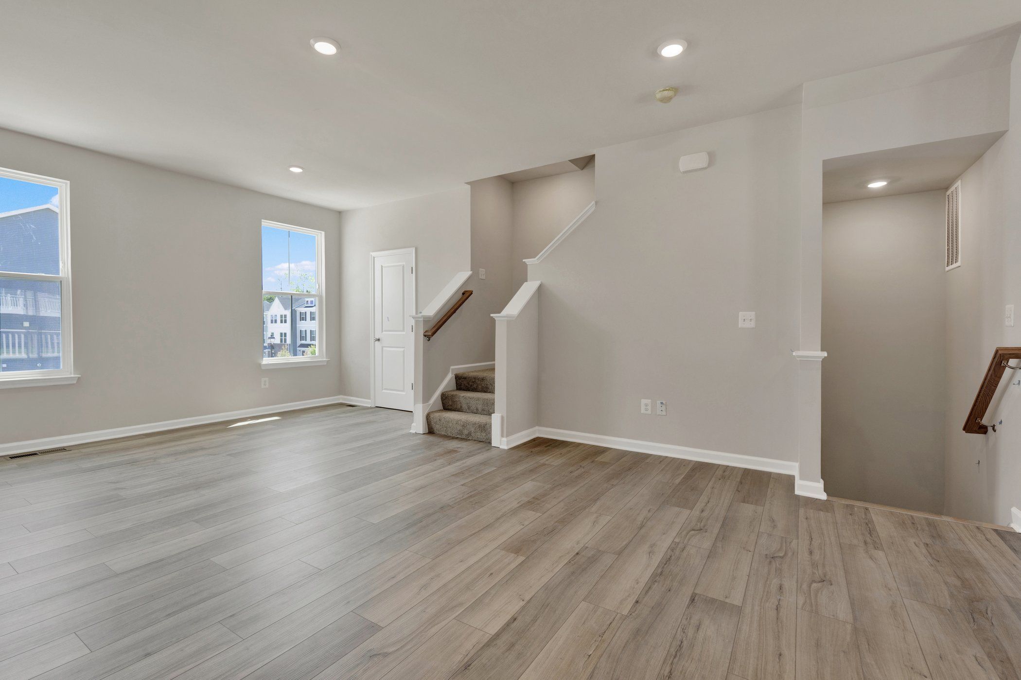 8772 Whitman Dr
