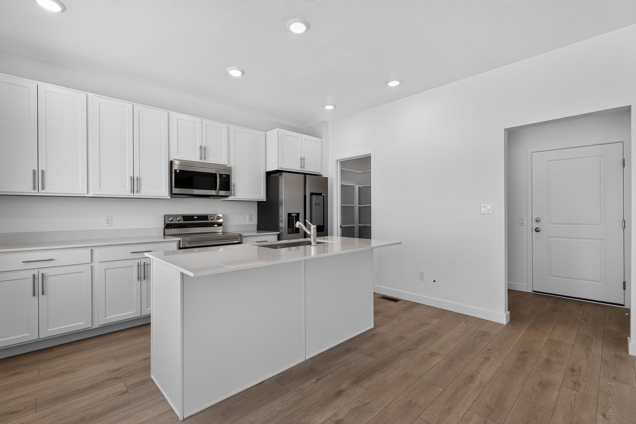 11 2138 Moon Beam Pl Kitchen 0011